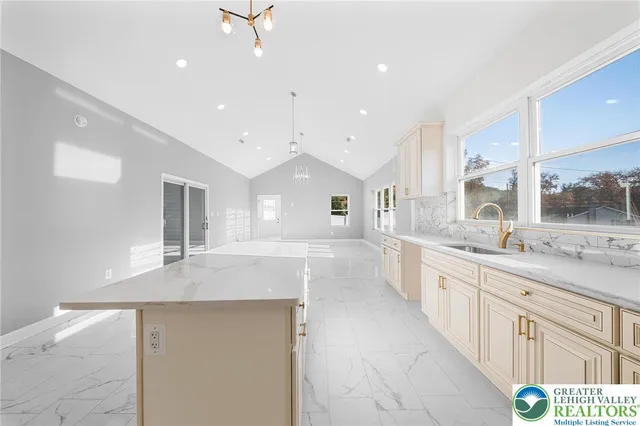 $624,999 | 601 Fireline Road, Bowmanstown, PA 18071