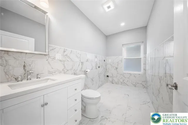 $624,999 | 601 Fireline Road, Bowmanstown, PA 18071