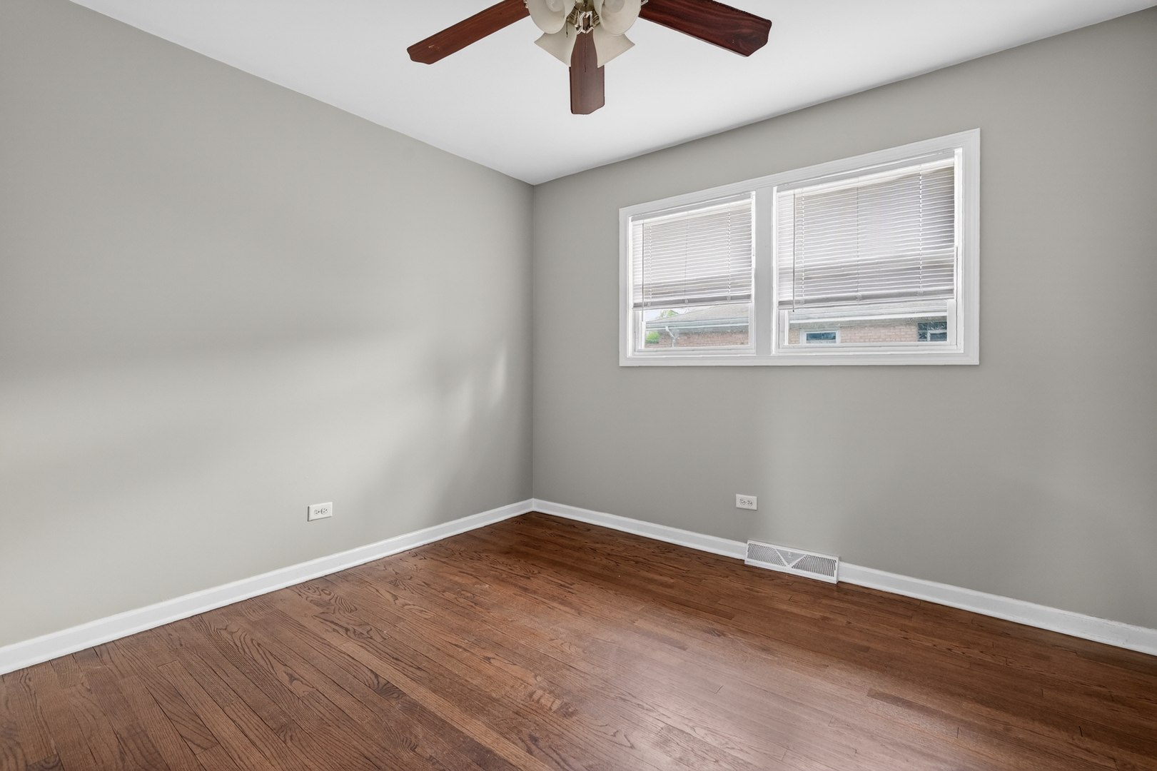 12326 South Racine Avenue Calumet Park, IL 60827 - Photo 7 of 19