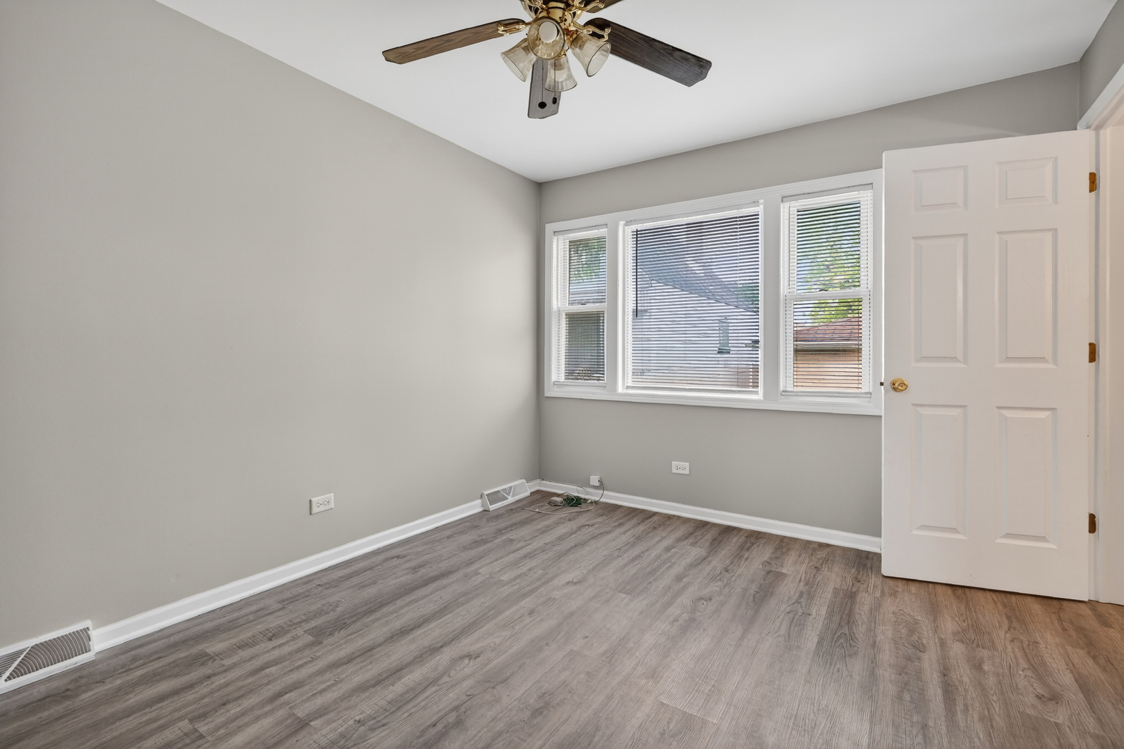 12326 South Racine Avenue Calumet Park, IL 60827 - Photo 9 of 19