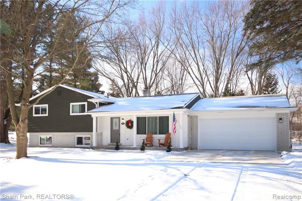 800 Willard Avenue Rochester Hills, MI 48307 - Photo 1 of 41