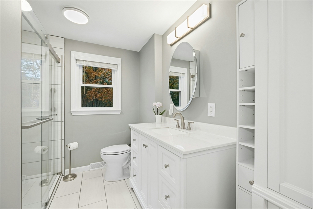 28 Chestnut Hill Road Chelmsford, MA 01824 - Photo 19 of 39