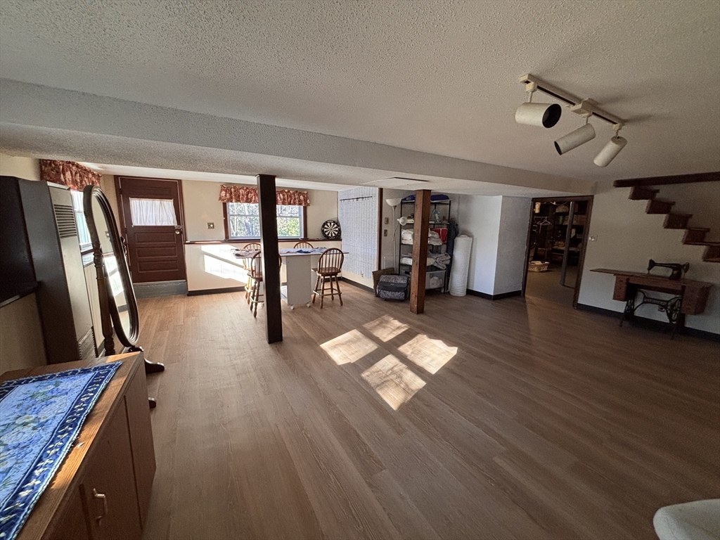 28 Chestnut Hill Road Chelmsford, MA 01824 - Photo 26 of 39