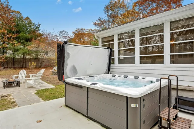 $709,900 | 28 Chestnut Hill Road, Chelmsford, MA 01824