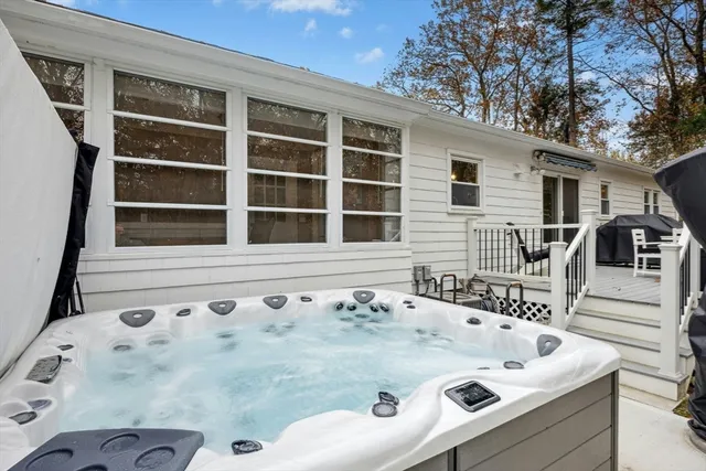 $709,900 | 28 Chestnut Hill Road, Chelmsford, MA 01824