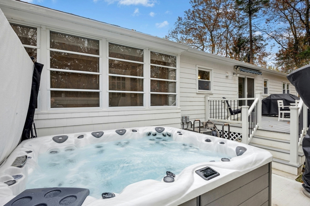 28 Chestnut Hill Road Chelmsford, MA 01824 - Photo 35 of 39