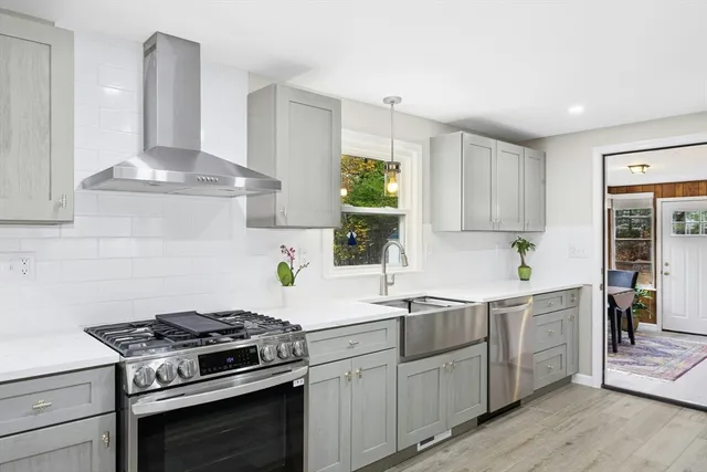 $709,900 | 28 Chestnut Hill Road, Chelmsford, MA 01824