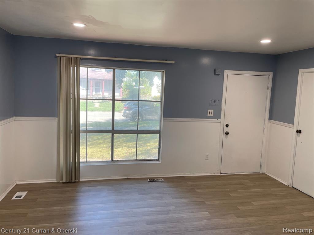 26461 Kitch Street Inkster, MI 48141 - Photo 6 of 24