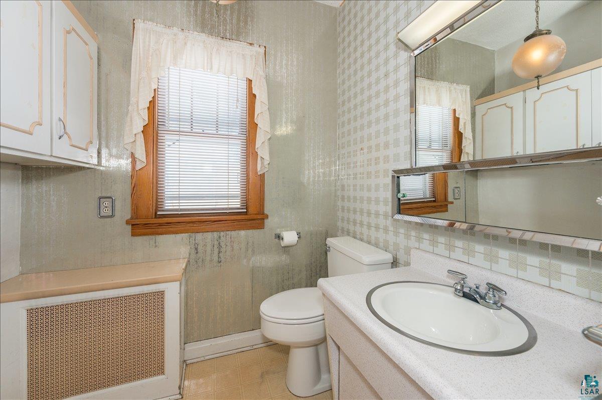 302 East 8th Street Superior, WI 54880 - Photo 13 of 21