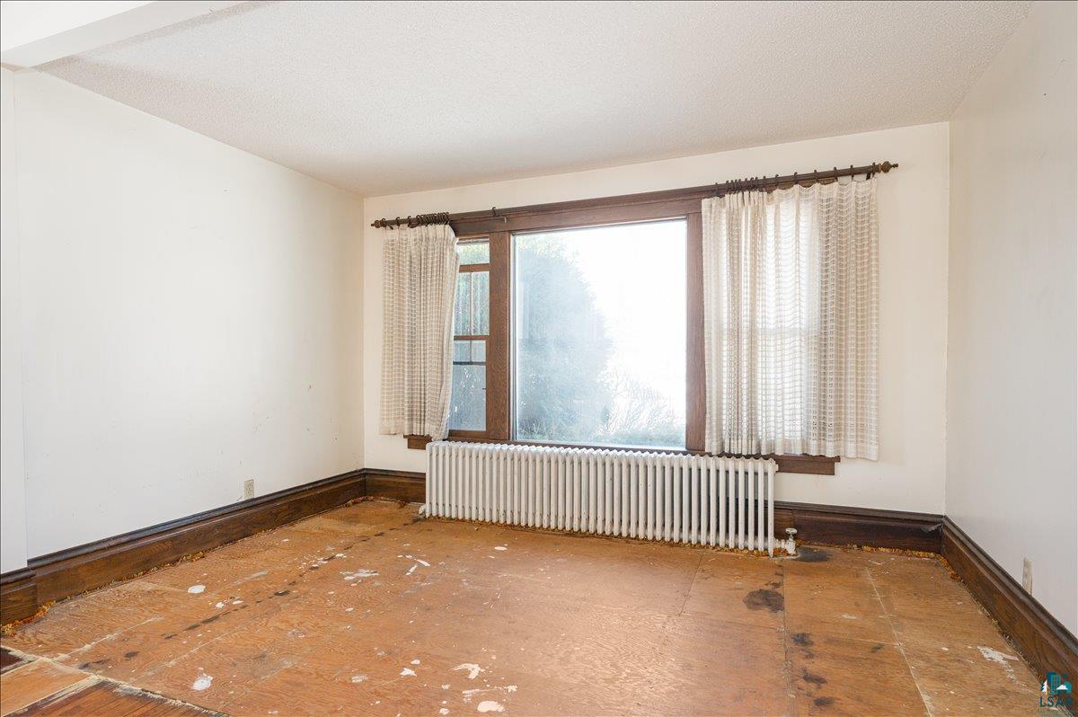 302 East 8th Street Superior, WI 54880 - Photo 4 of 21