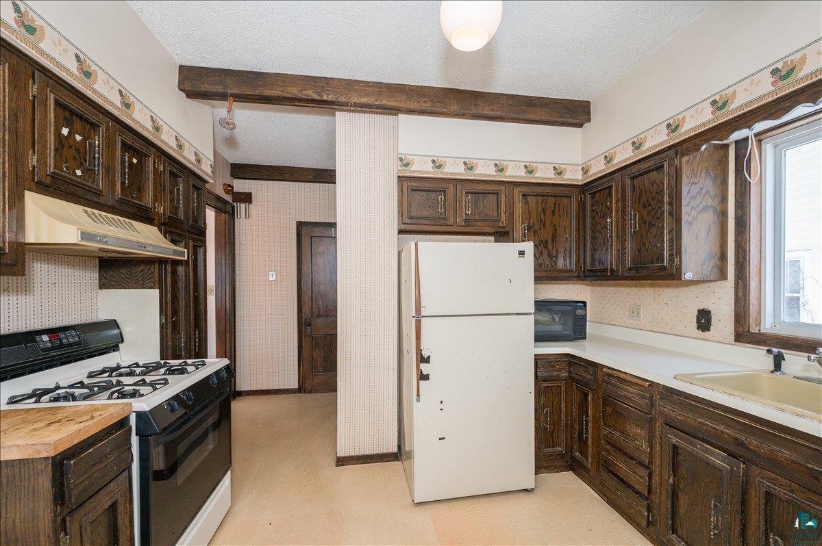 302 East 8th Street Superior, WI 54880 - Photo 6 of 21