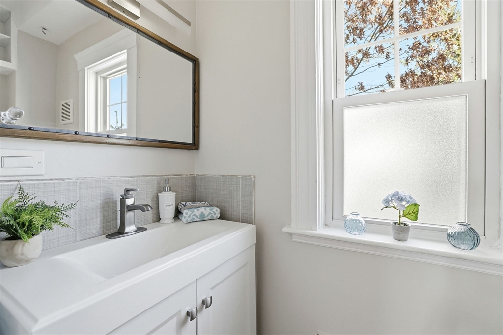 115 Navarre Street, Unit 2 Boston, MA 02136 - Photo 11 of 30