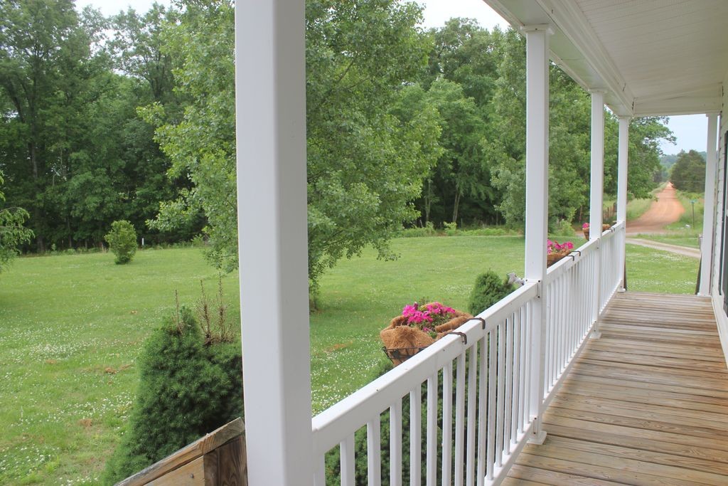 1914 George Road Duck River, TN 38454 - Photo 3 of 35 Gallery Image 3