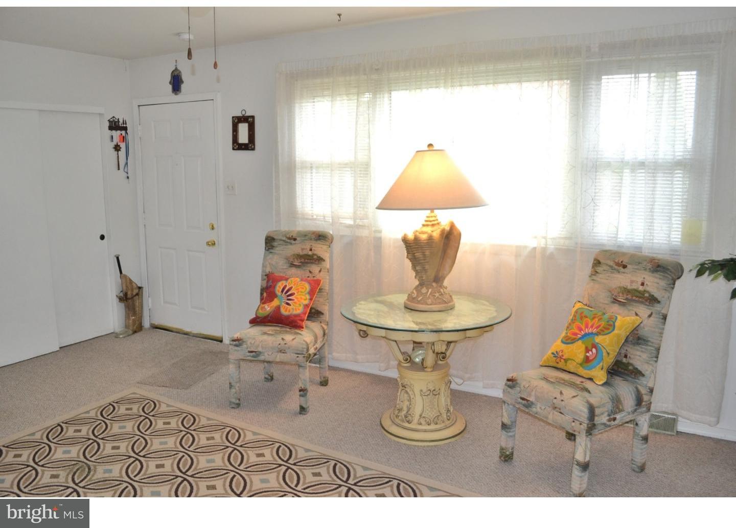 817 Twining Road Dresher, PA 19025 - Photo 4 of 19 Living Room