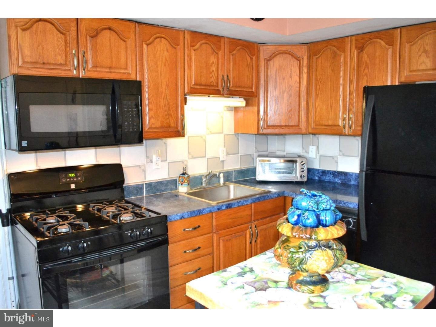817 Twining Road Dresher, PA 19025 - Photo 5 of 19 Kitchen