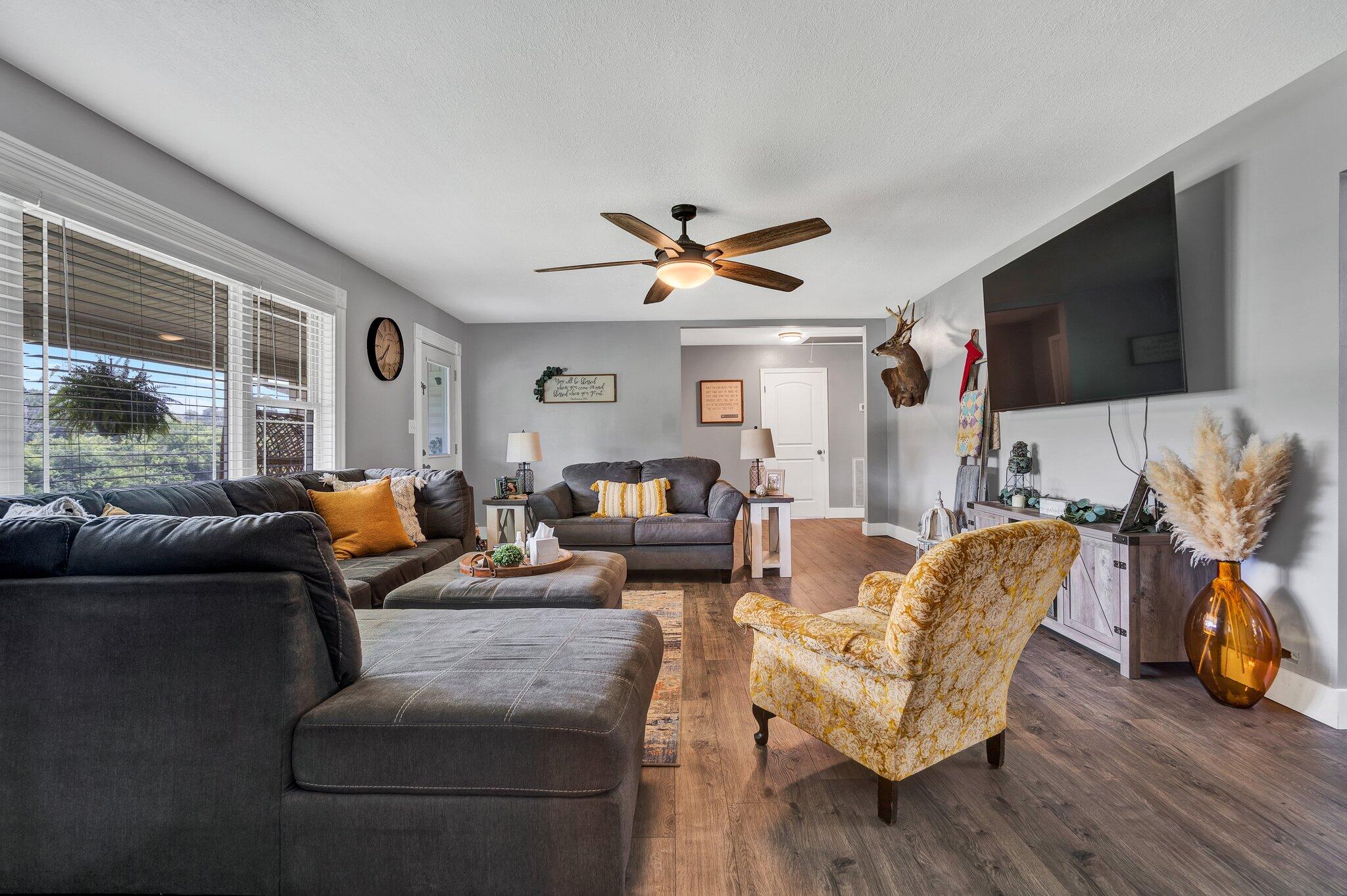 26544 Rhea County Highway Spring City, TN 37381 - Photo 5 of 34 31-web-or-mls-DSC03591