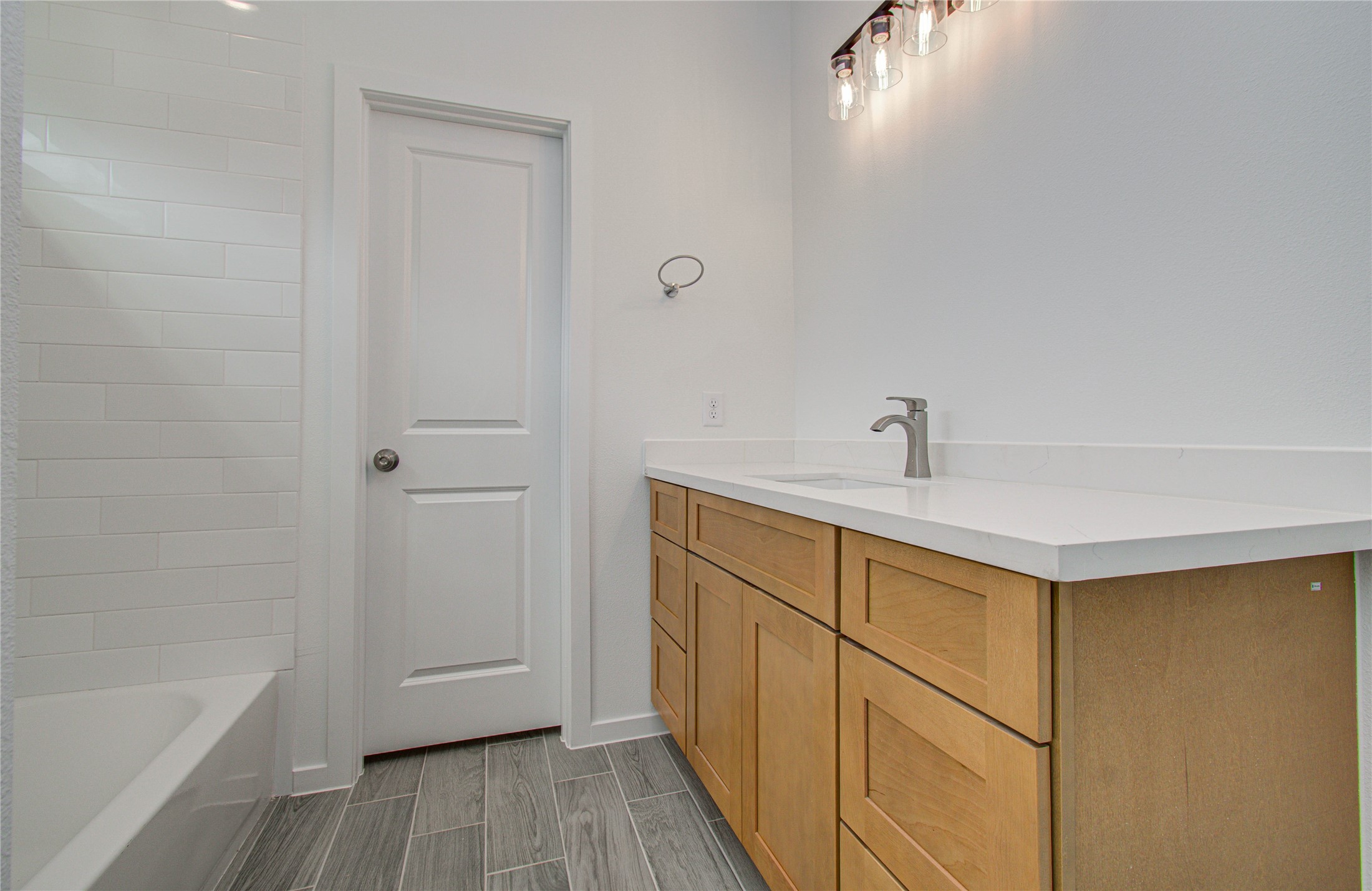 211 19th Hempstead, TX 77445 - Photo 16 of 21 Primary Bathroom
Private primary bathroom designed for comfort and convenience.