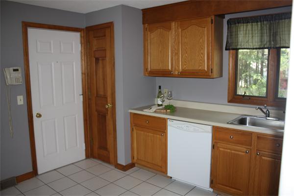 48 Matthew Street Springfield, MA 01128 - Photo 12 of 15