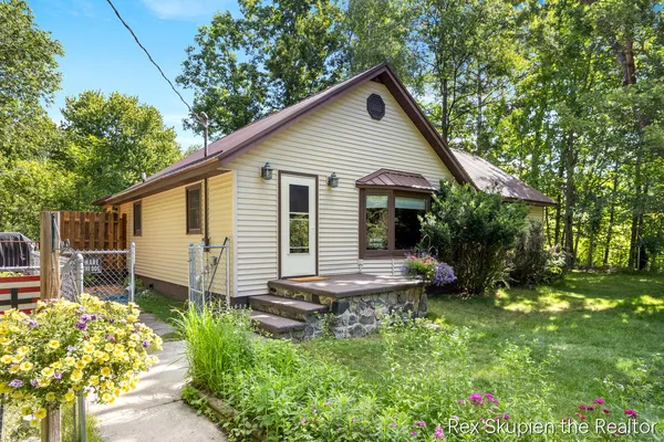 $399,000 | 3497 West Baseline Road, White Cloud, MI 49349