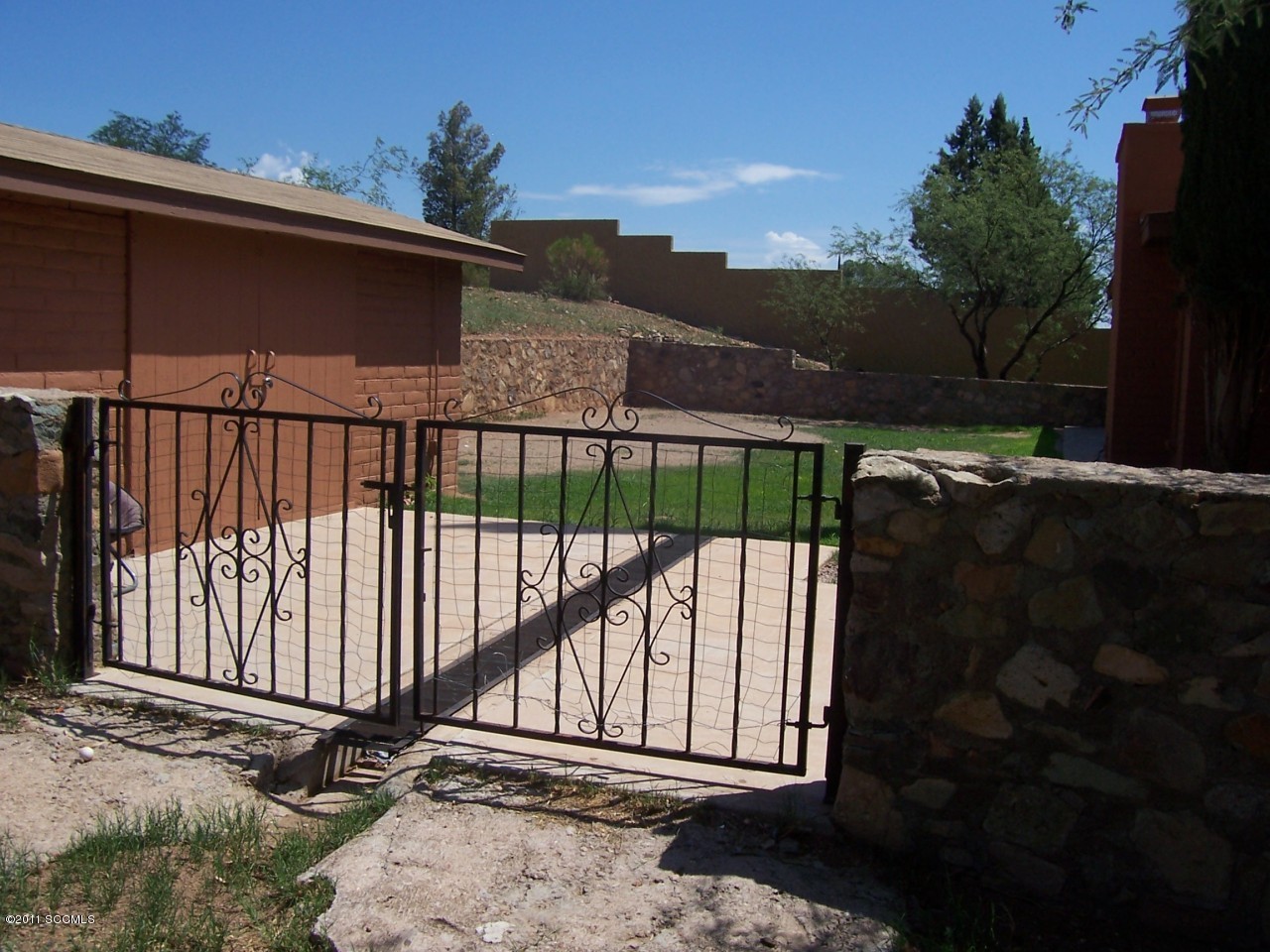 404 Clover Street Rio Rico, AZ 85648 - Photo 5 of 14