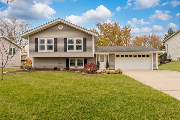 $549,000 | 309 Plymouth Lane, Bloomingdale, IL 60108