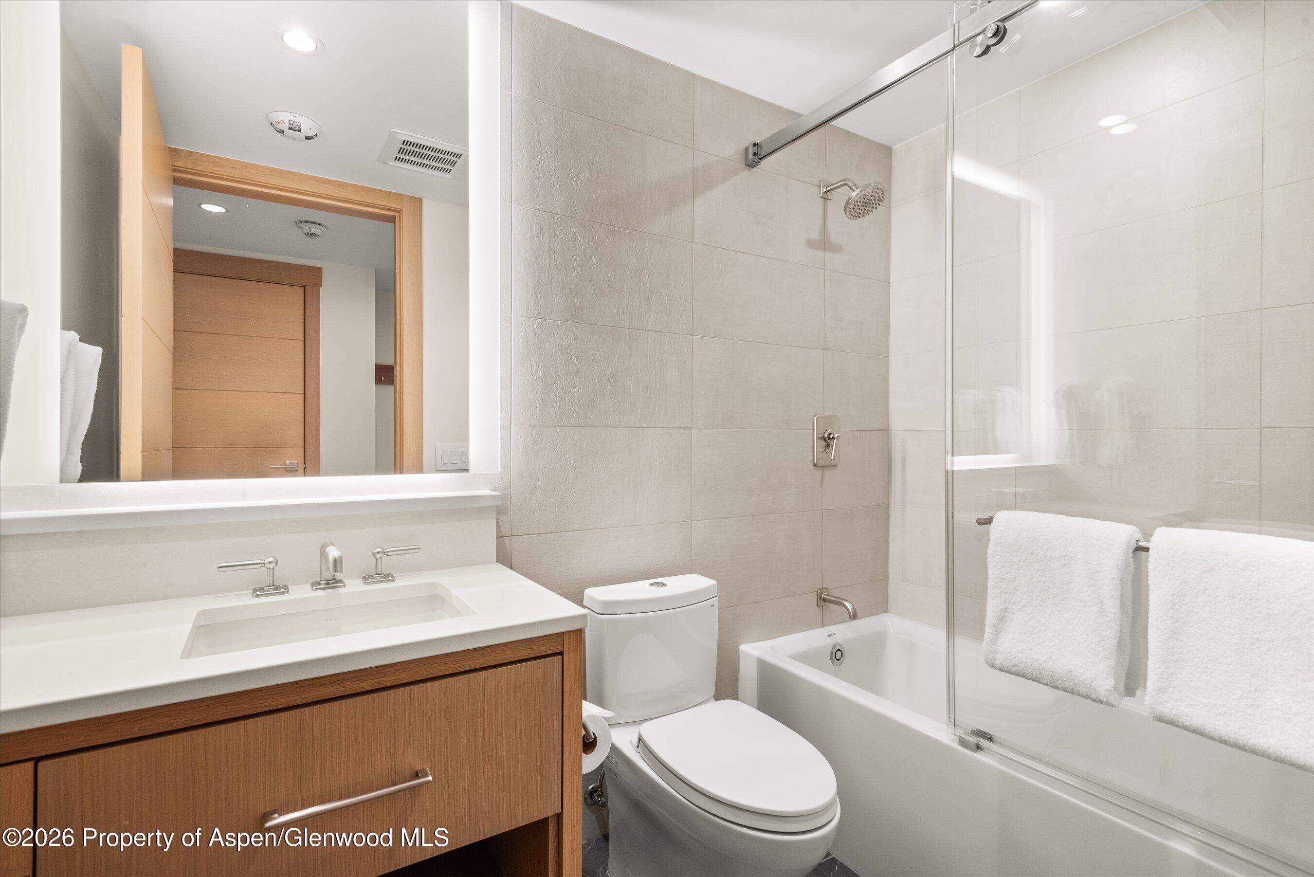 130 Wood Road, Unit 264 Snowmass Village, CO 81615 - Photo 11 of 20 Guest Bathroom