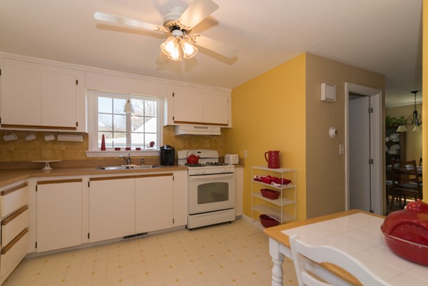 5 Pilgrim Road Weymouth, MA 02191 - Photo 4 of 28 Gallery Image 4