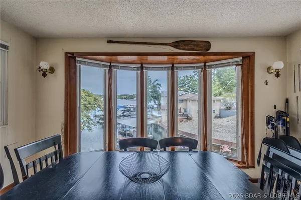 $575,000 | 31074 Viewside Drive, Rocky Mount, MO 65072