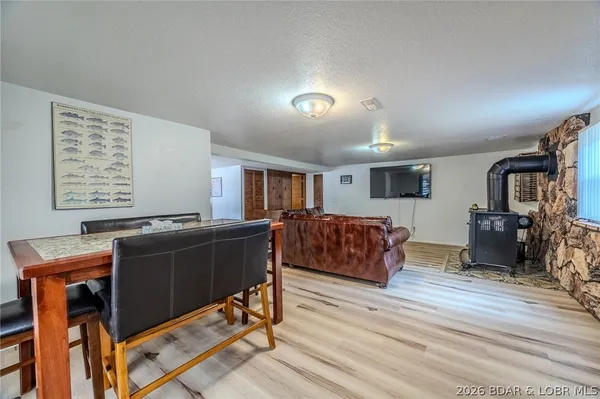 $575,000 | 31074 Viewside Drive, Rocky Mount, MO 65072