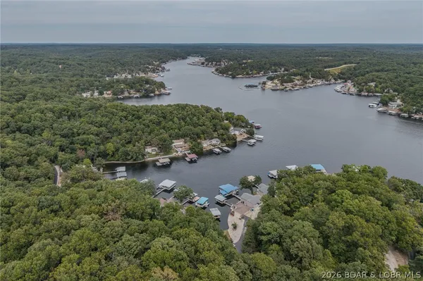 $575,000 | 31074 Viewside Drive, Rocky Mount, MO 65072