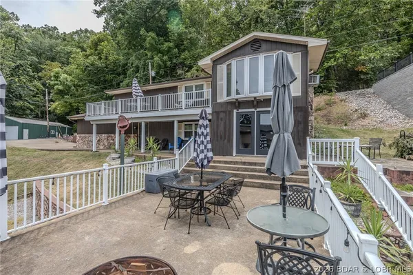 $575,000 | 31074 Viewside Drive, Rocky Mount, MO 65072
