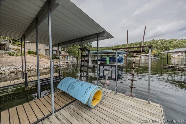 $575,000 | 31074 Viewside Drive, Rocky Mount, MO 65072