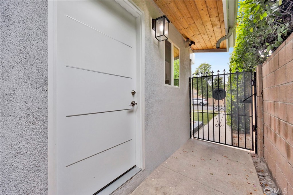 8744 Ruffner Avenue Northridge, CA 91343 - Photo 6 of 7