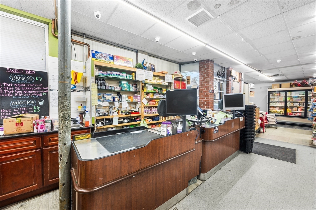 64 Green Street Worcester, MA 01604 - Photo 10 of 23