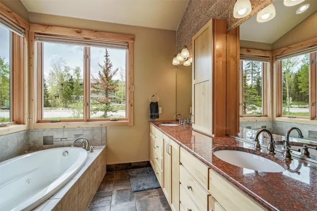 $1,255,000 | 18 Laredo Drive, Unit 18, Silverthorne, CO 80498