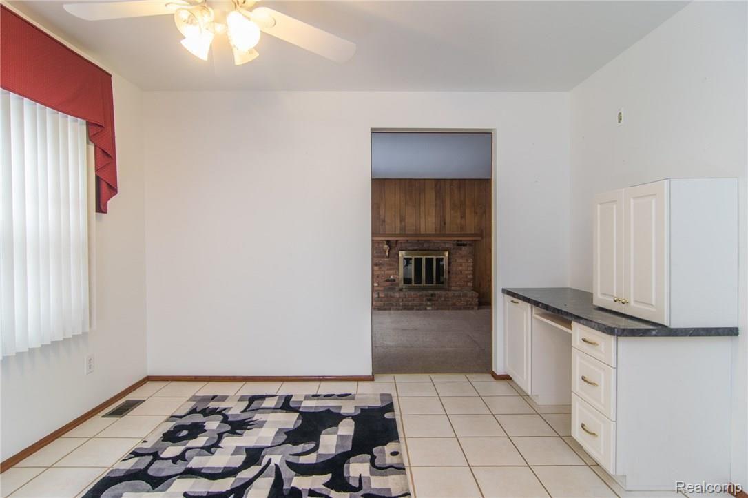 29540 North Rutherland Street Southfield, MI 48076 - Photo 14 of 49 DSC_0062.jpg