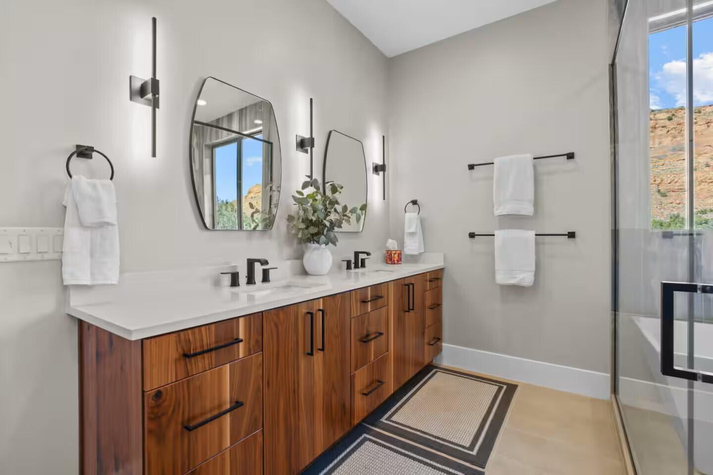 3020 Silver Reef Road Leeds, UT 84746 - Photo 17 of 25 Bathroom with shower