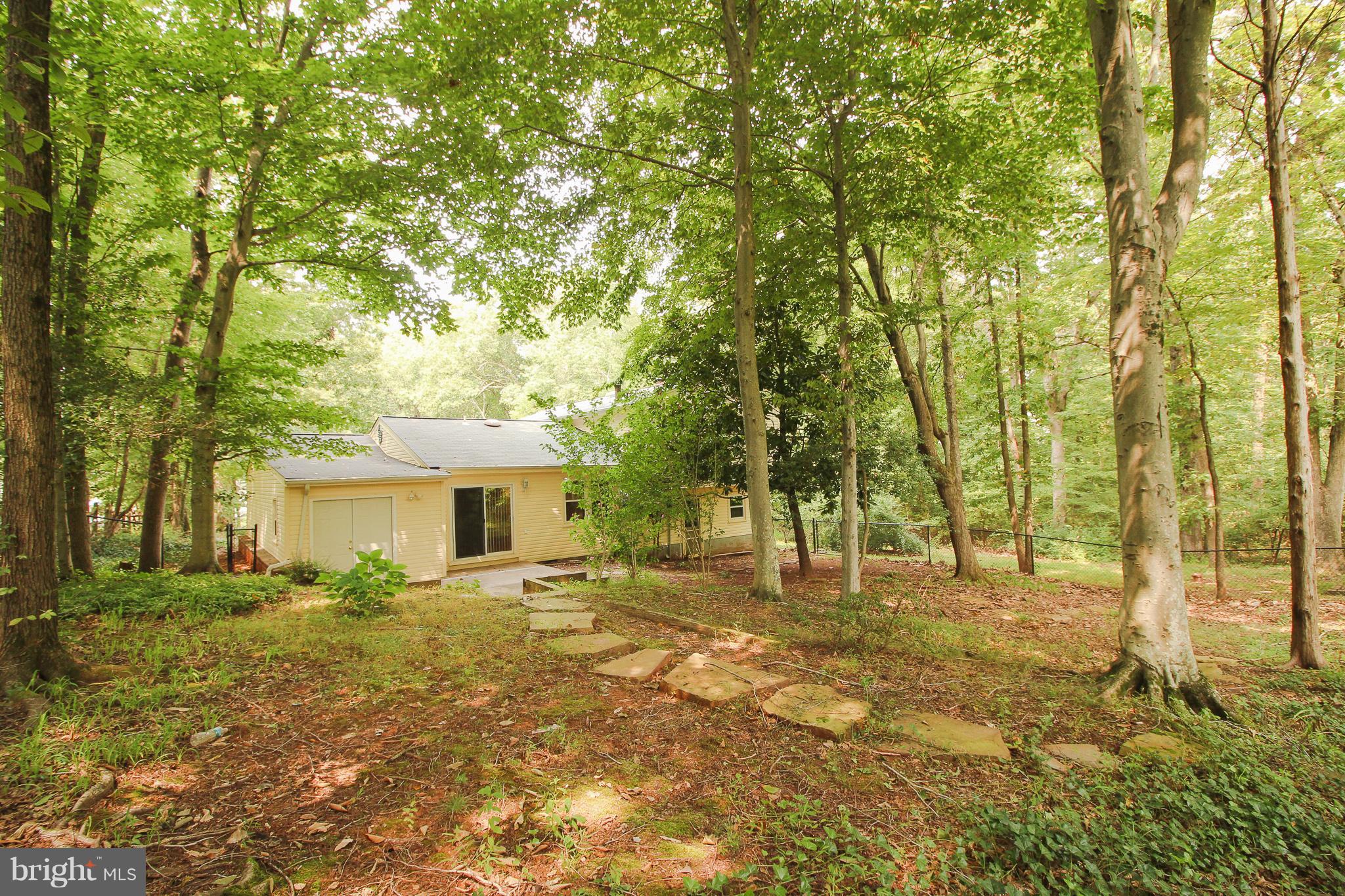 11913 Smithfield Road Manassas, VA 20112 - Photo 15 of 26 Large back yard