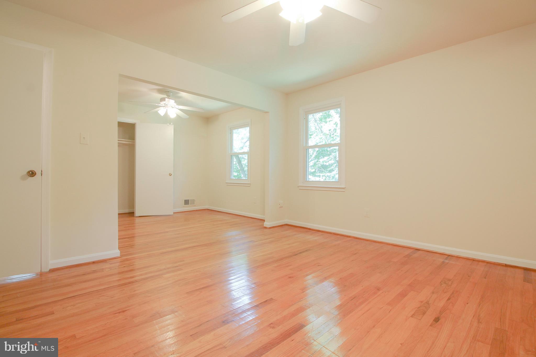 11913 Smithfield Road Manassas, VA 20112 - Photo 18 of 26 Huge master suite w/Sitting Room