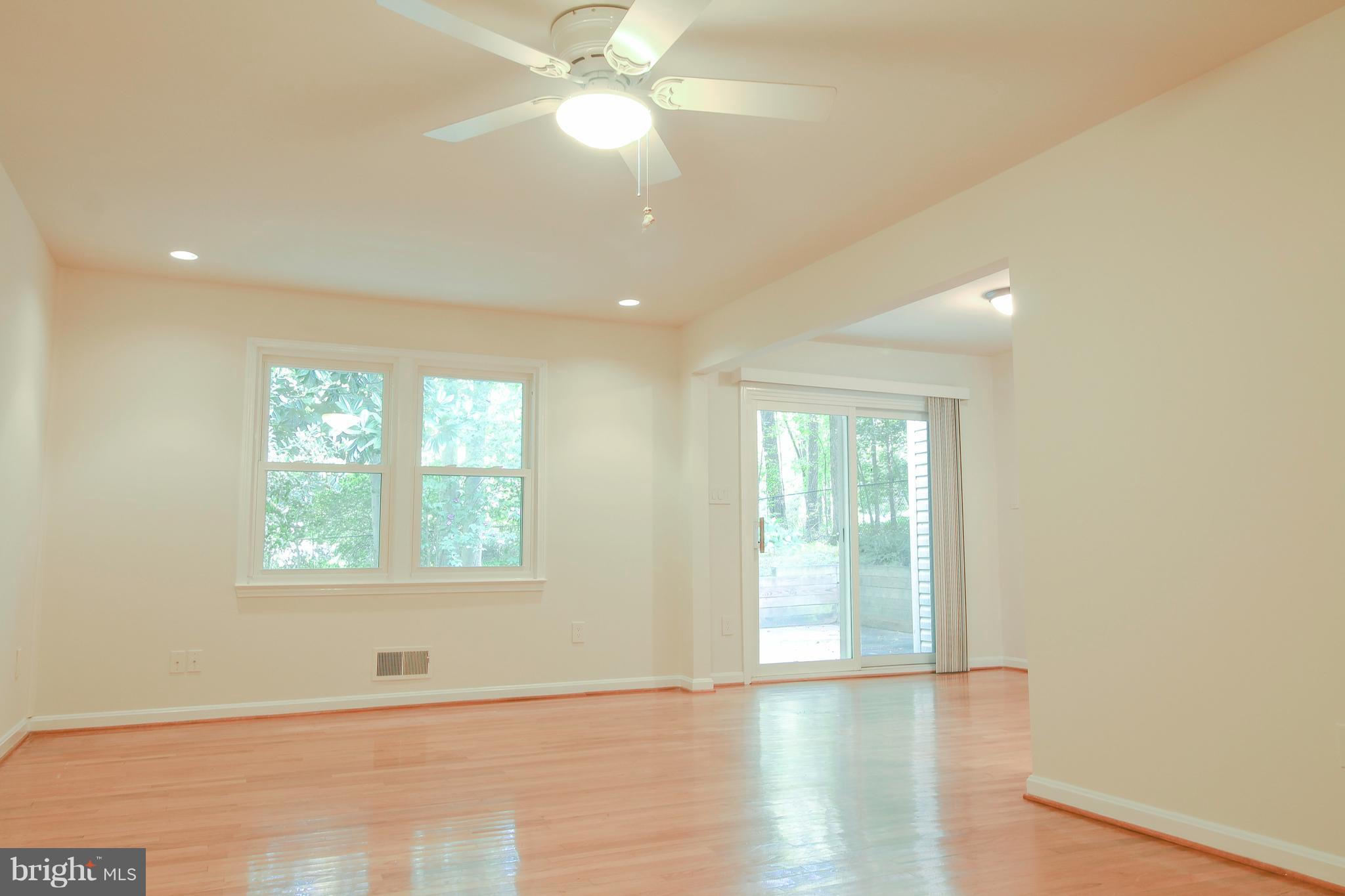 11913 Smithfield Road Manassas, VA 20112 - Photo 5 of 26 Beautiful Hardwoods in Main & Upper Levels