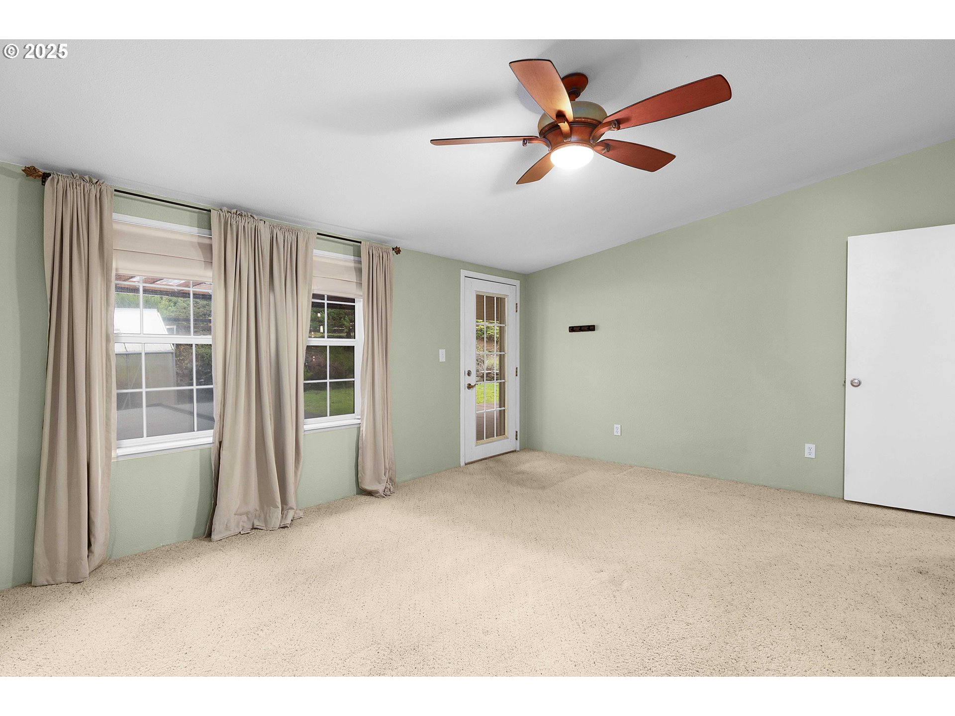 739 Southeast Ramp Street Roseburg, OR 97470 - Photo 25 of 47 Gallery Image 25