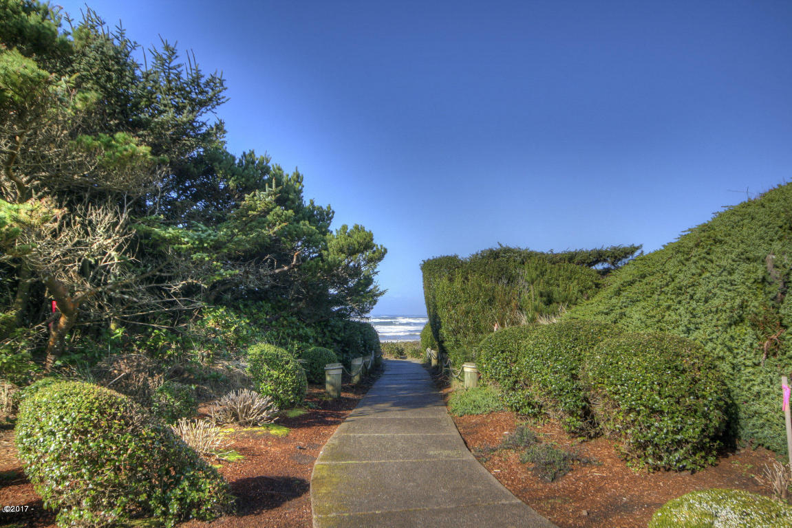 230 Southwest 60th Loop Newport, OR 97366 - Photo 42 of 42 Beach trail