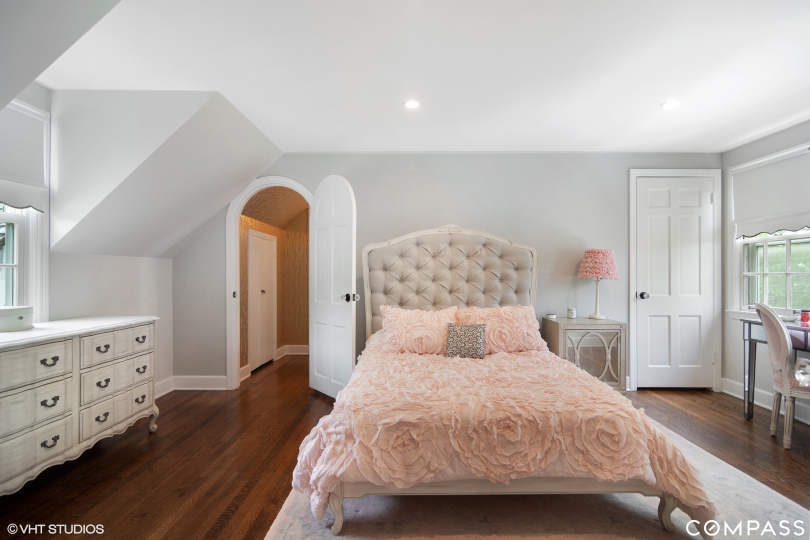 1030 Inverlieth Road Lake Forest, IL 60045 - Photo 12 of 30 a bedroom with a bed and a dresser