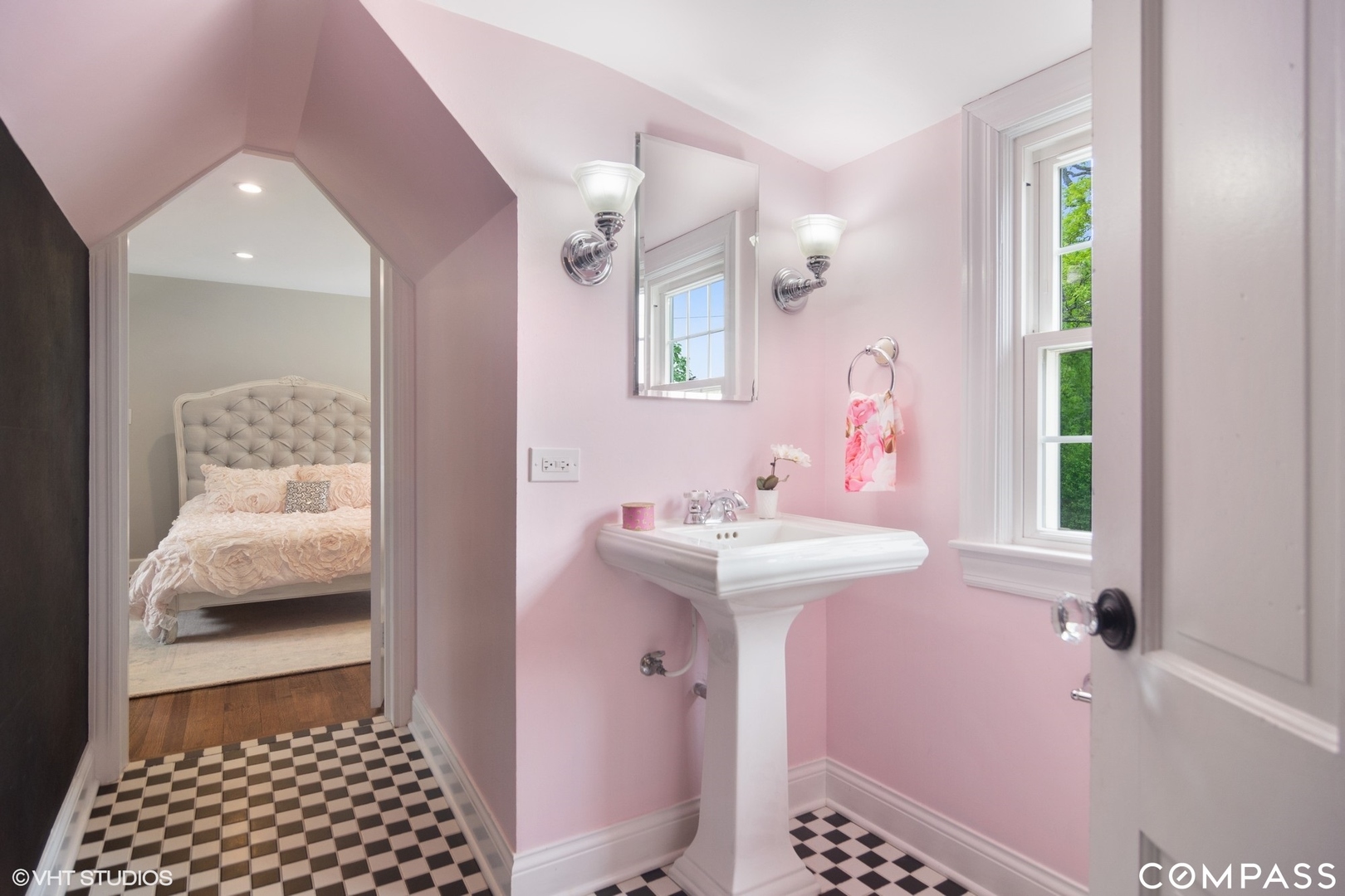 1030 Inverlieth Road Lake Forest, IL 60045 - Photo 13 of 30 a bathroom with a sink and a mirror