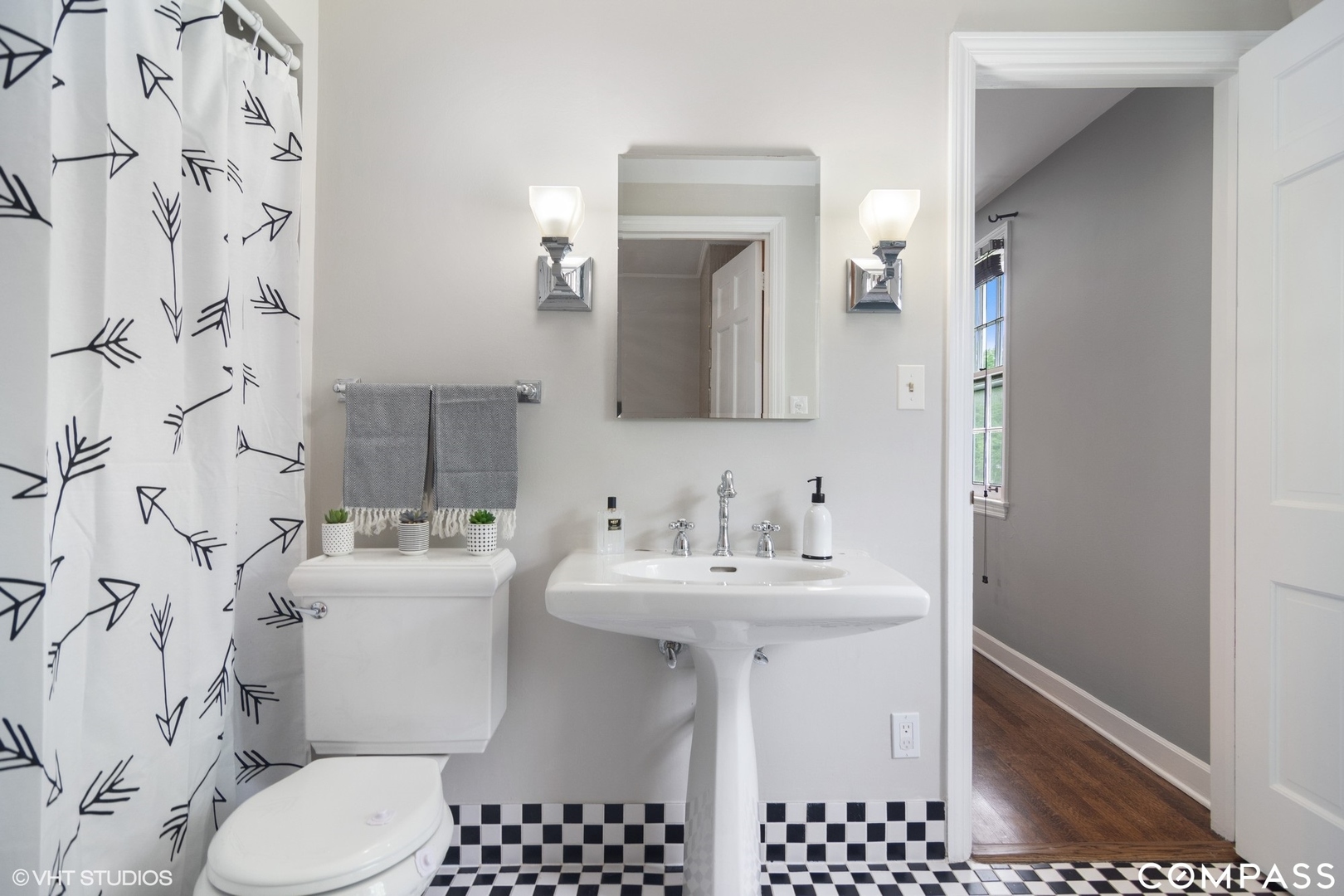 1030 Inverlieth Road Lake Forest, IL 60045 - Photo 17 of 30 a bathroom with a sink toilet and shower