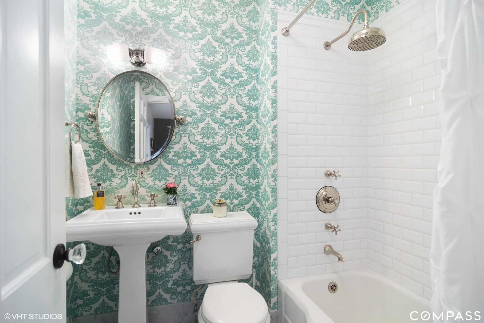 1030 Inverlieth Road Lake Forest, IL 60045 - Photo 19 of 30 a bathroom with a sink toilet and shower