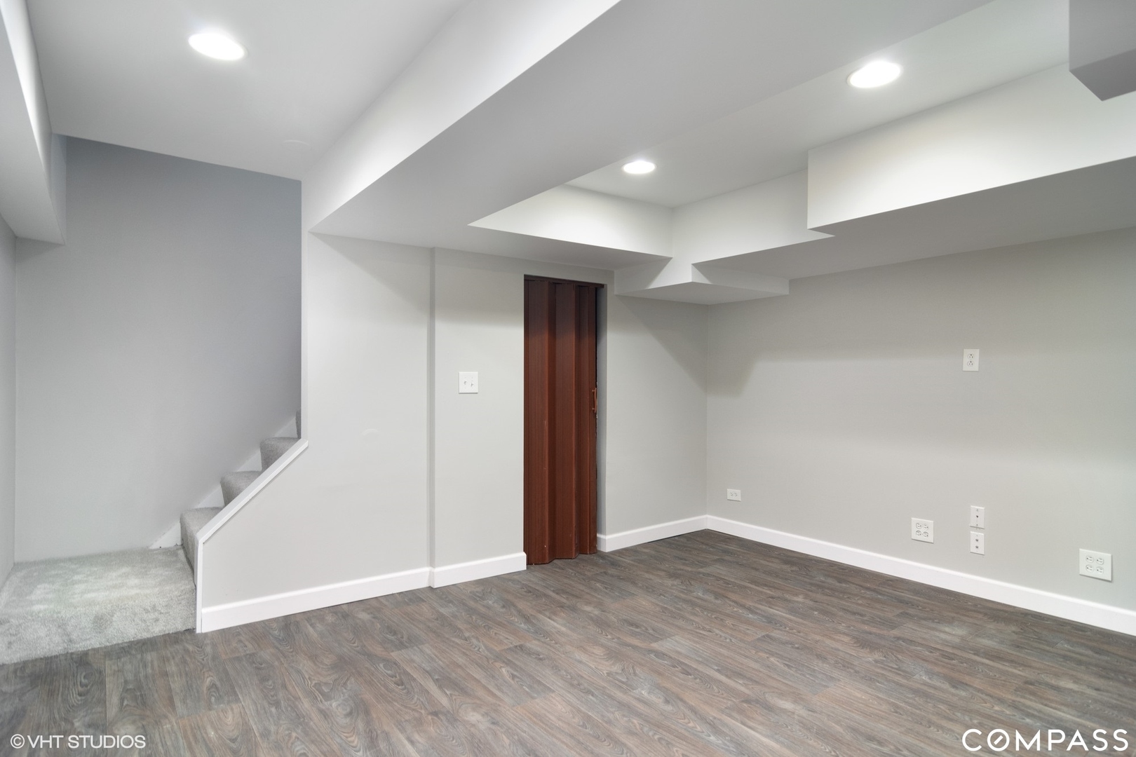 1030 Inverlieth Road Lake Forest, IL 60045 - Photo 21 of 30 wooden floor in an empty room with wooden floor