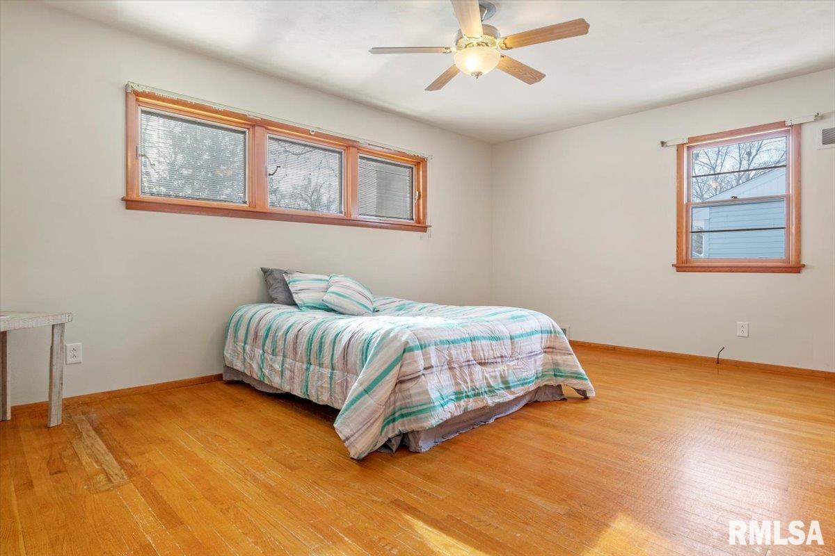 2457 Sussex Road Springfield, IL 62703 - Photo 14 of 34