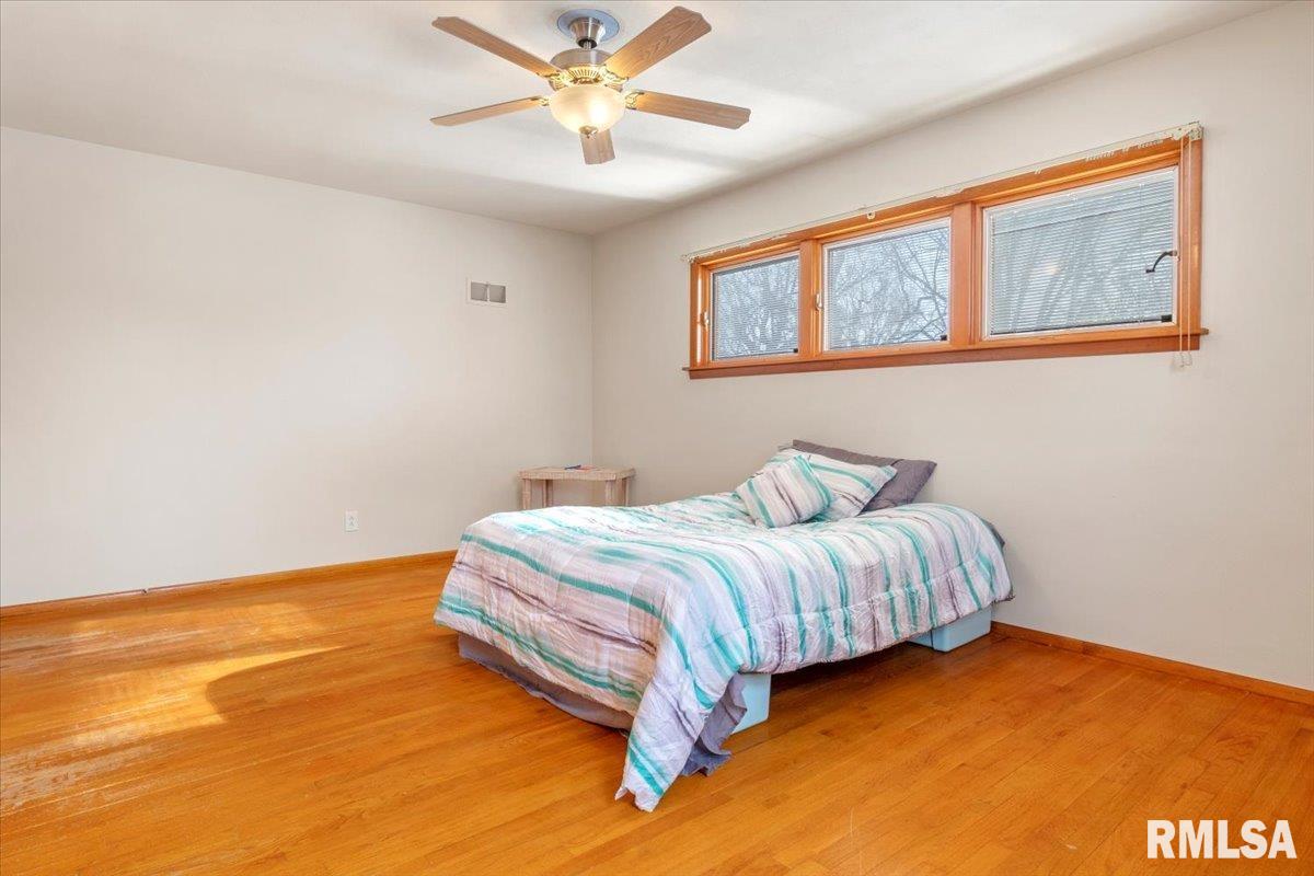 2457 Sussex Road Springfield, IL 62703 - Photo 16 of 34