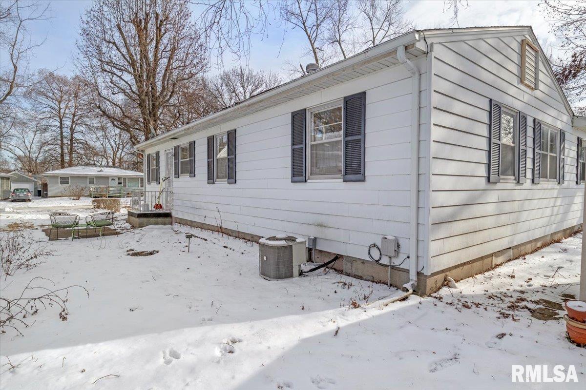 2457 Sussex Road Springfield, IL 62703 - Photo 33 of 34